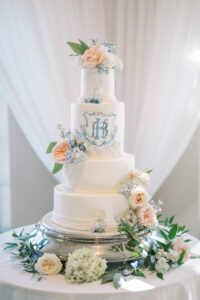 Elegant wedding cakes